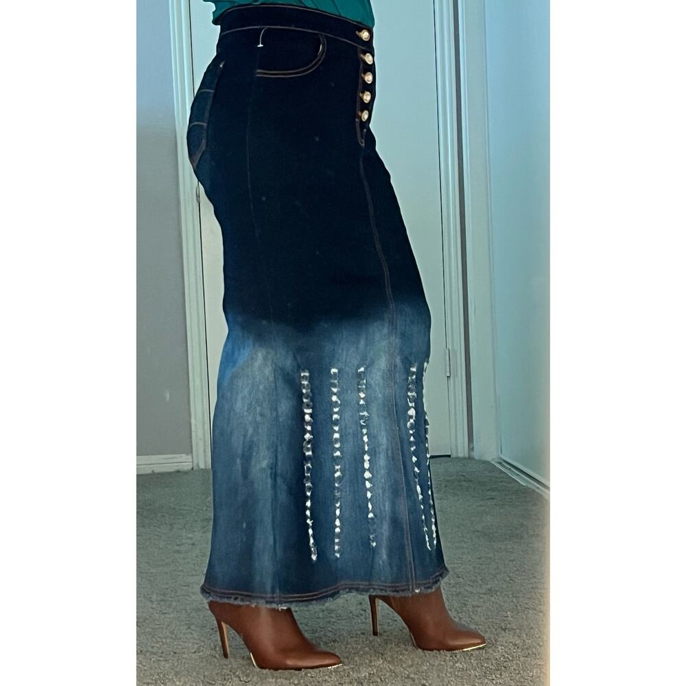 “LEAH” Ombre Wash Blue Jean Long Skirt size Small (32MX)